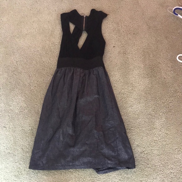 Dress - Picture 3 of 6